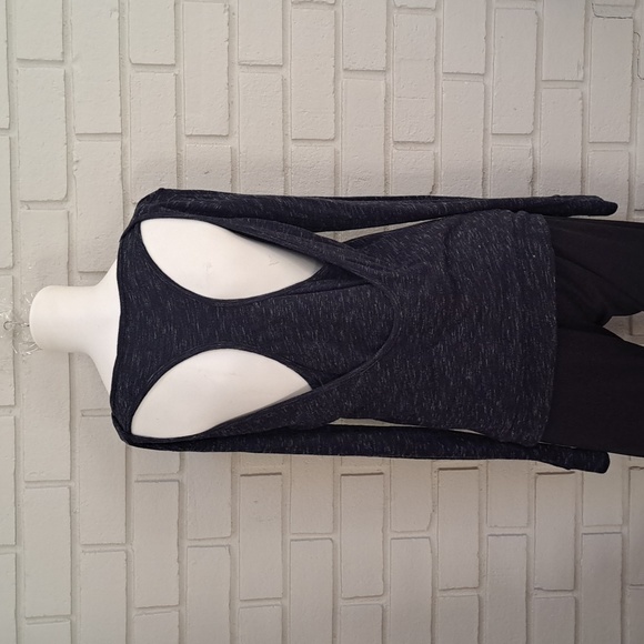 Threads 4 Thoughts Navy Blue/Black Cut Out Back Sweater Top. Size Small NWT - Picture 4 of 9